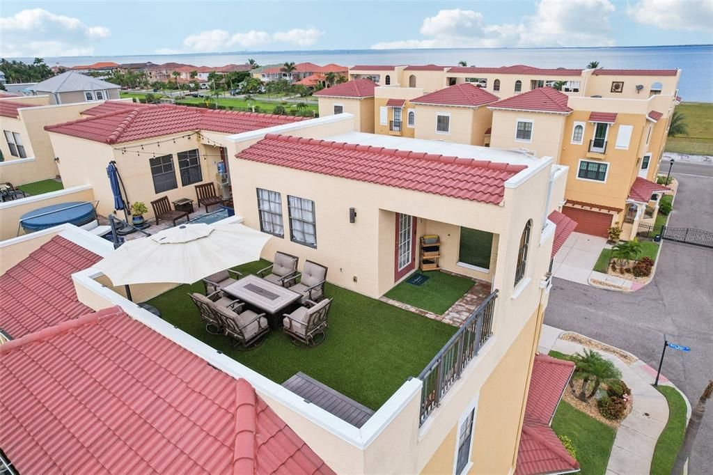 En Venta: $569,900 (3 camas, 2 baños, 2763 Pies cuadrados)