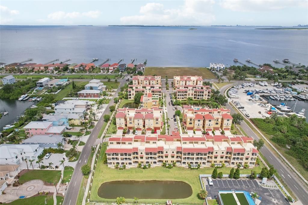 En Venta: $569,900 (3 camas, 2 baños, 2763 Pies cuadrados)