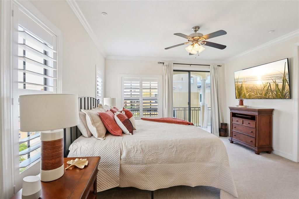 En Venta: $569,900 (3 camas, 2 baños, 2763 Pies cuadrados)