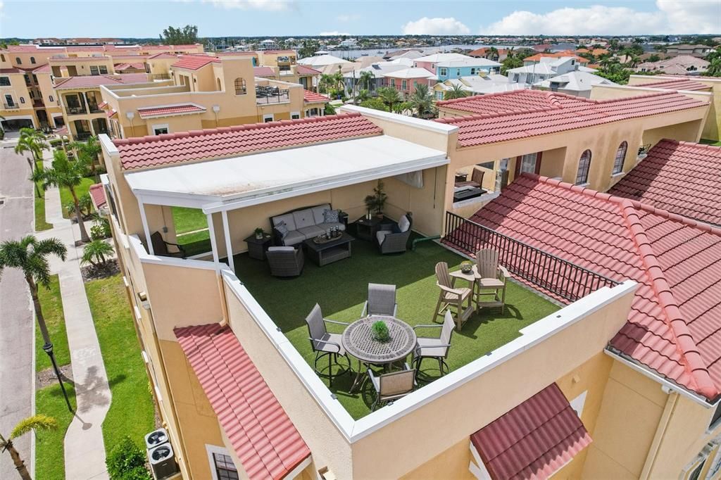 En Venta: $569,900 (3 camas, 2 baños, 2763 Pies cuadrados)