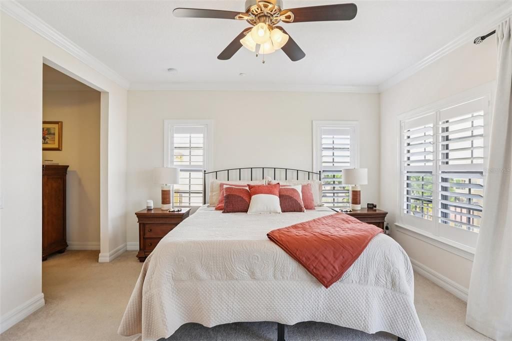 En Venta: $569,900 (3 camas, 2 baños, 2763 Pies cuadrados)