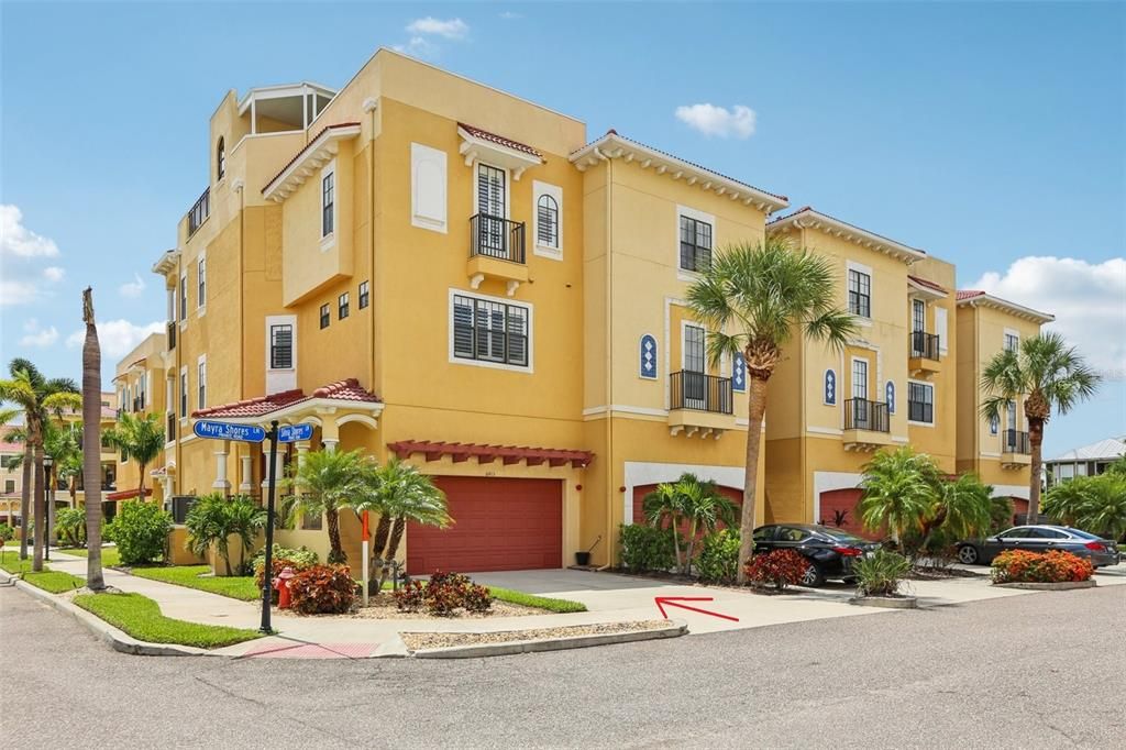 En Venta: $569,900 (3 camas, 2 baños, 2763 Pies cuadrados)