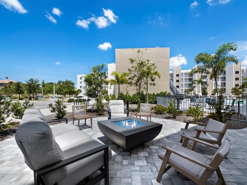 Под контрактом: $699,000 (1 спален, 2 ванн, 855 Квадратных фут)