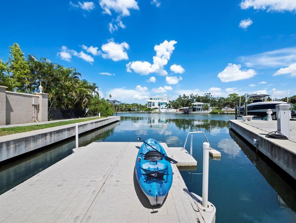 Под контрактом: $699,000 (1 спален, 2 ванн, 855 Квадратных фут)