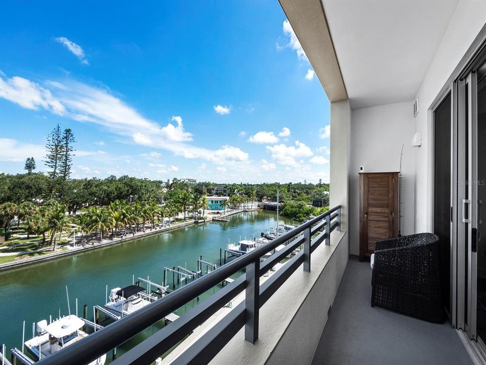 Под контрактом: $699,000 (1 спален, 2 ванн, 855 Квадратных фут)