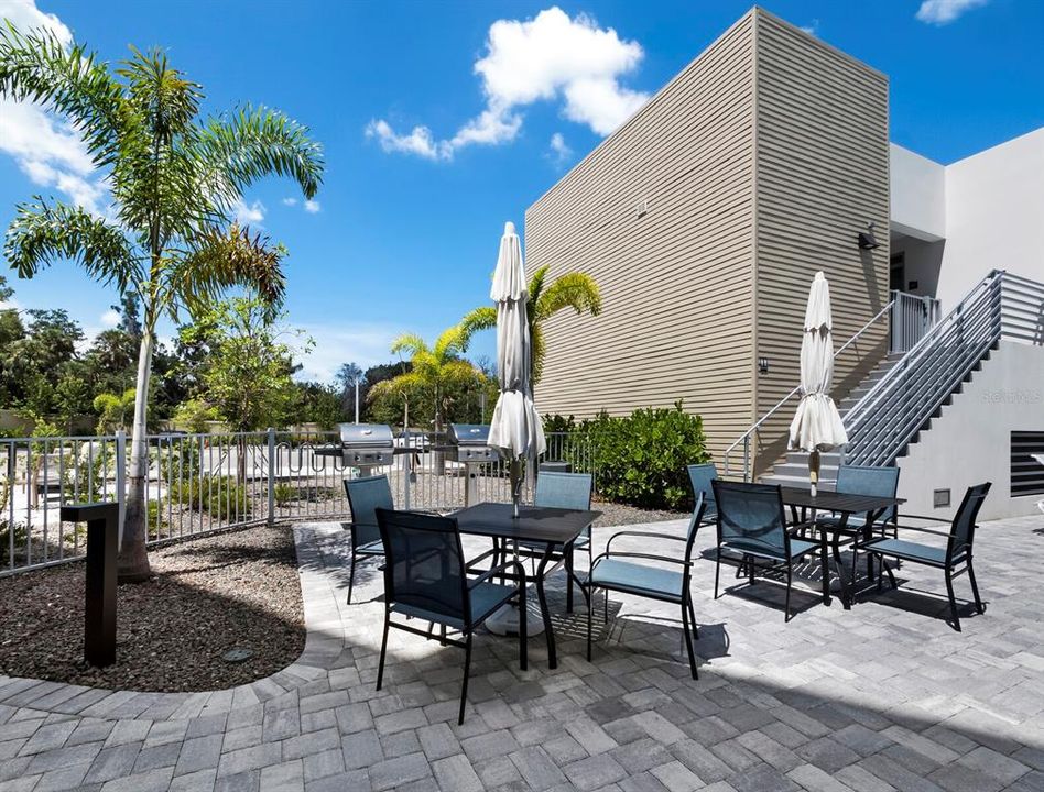 Под контрактом: $699,000 (1 спален, 2 ванн, 855 Квадратных фут)