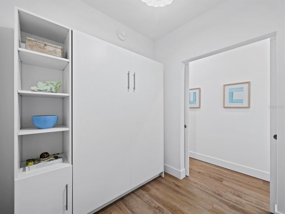 Под контрактом: $699,000 (1 спален, 2 ванн, 855 Квадратных фут)