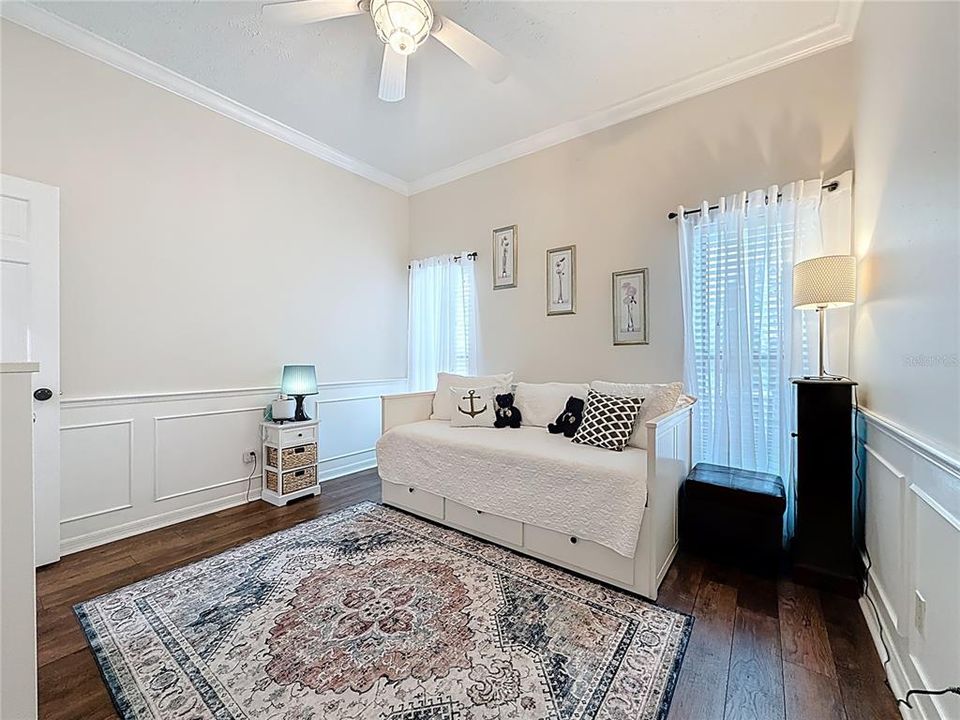 合同活跃: $659,000 (5 贝兹, 4 浴室, 2960 平方英尺)