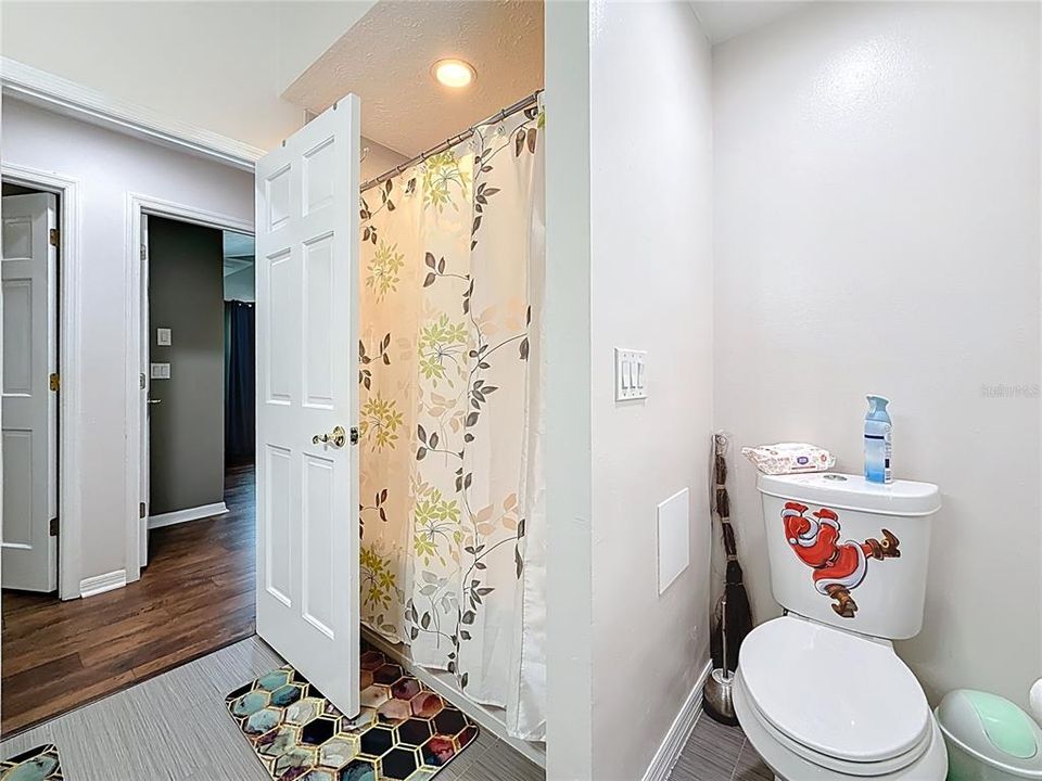 合同活跃: $659,000 (5 贝兹, 4 浴室, 2960 平方英尺)