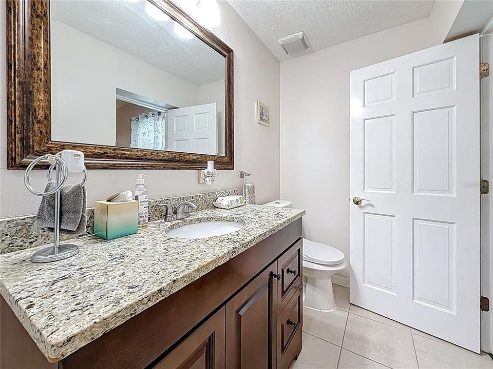 合同活跃: $659,000 (5 贝兹, 4 浴室, 2960 平方英尺)