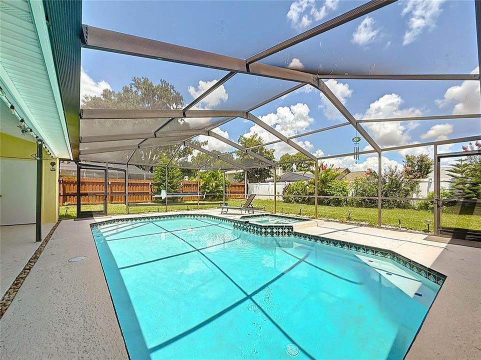 合同活跃: $659,000 (5 贝兹, 4 浴室, 2960 平方英尺)