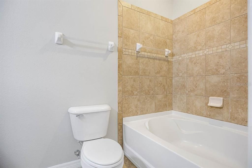 For Rent: $1,850 (2 beds, 2 baths, 1216 Square Feet)