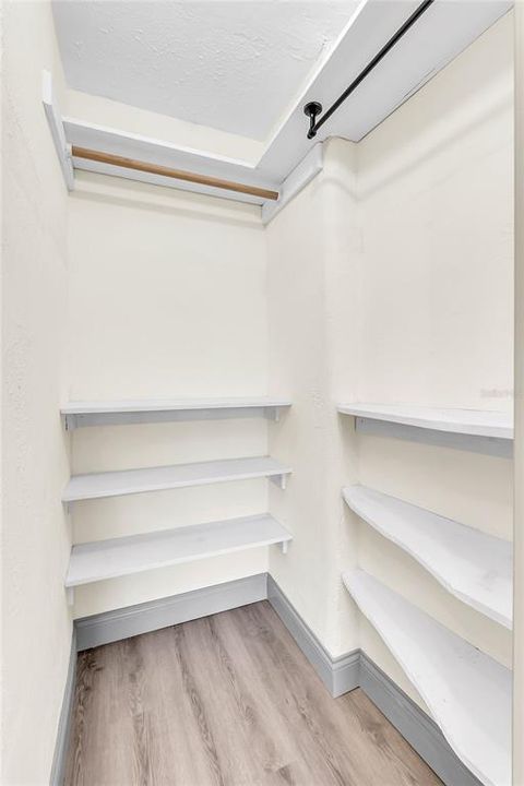 Active With Contract: $198,000 (2 beds, 2 baths, 1032 Square Feet)