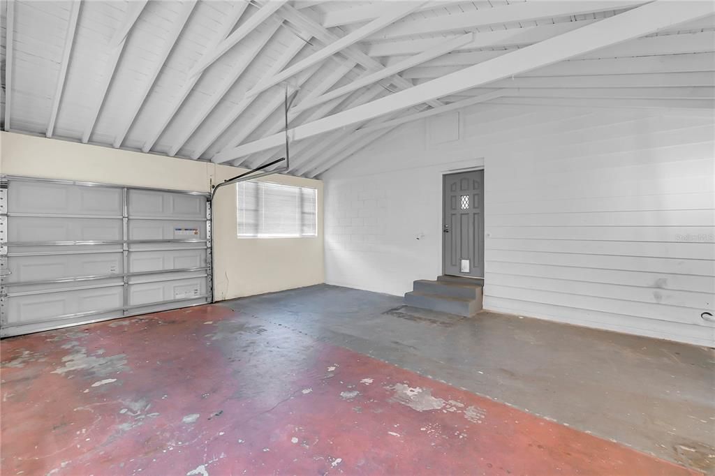 Active With Contract: $198,000 (2 beds, 2 baths, 1032 Square Feet)