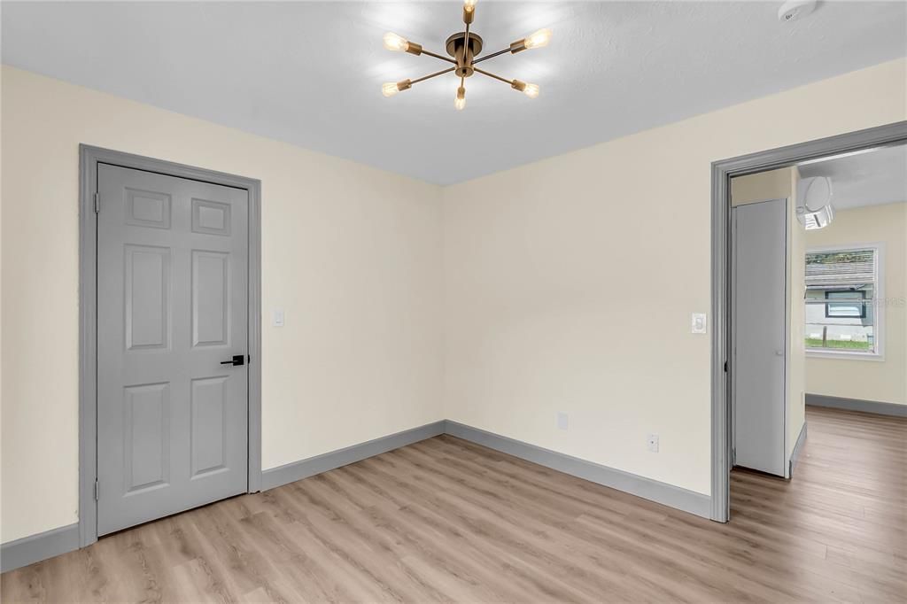 Active With Contract: $198,000 (2 beds, 2 baths, 1032 Square Feet)