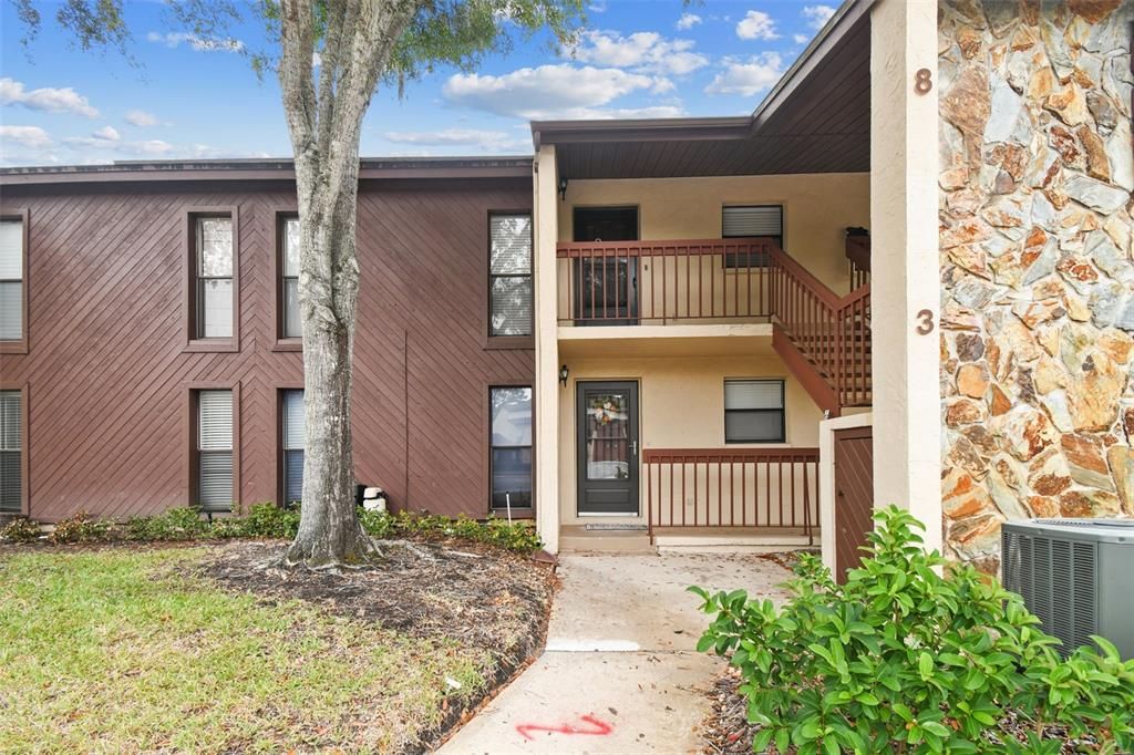 Под контрактом: $199,000 (2 спален, 2 ванн, 1220 Квадратных фут)