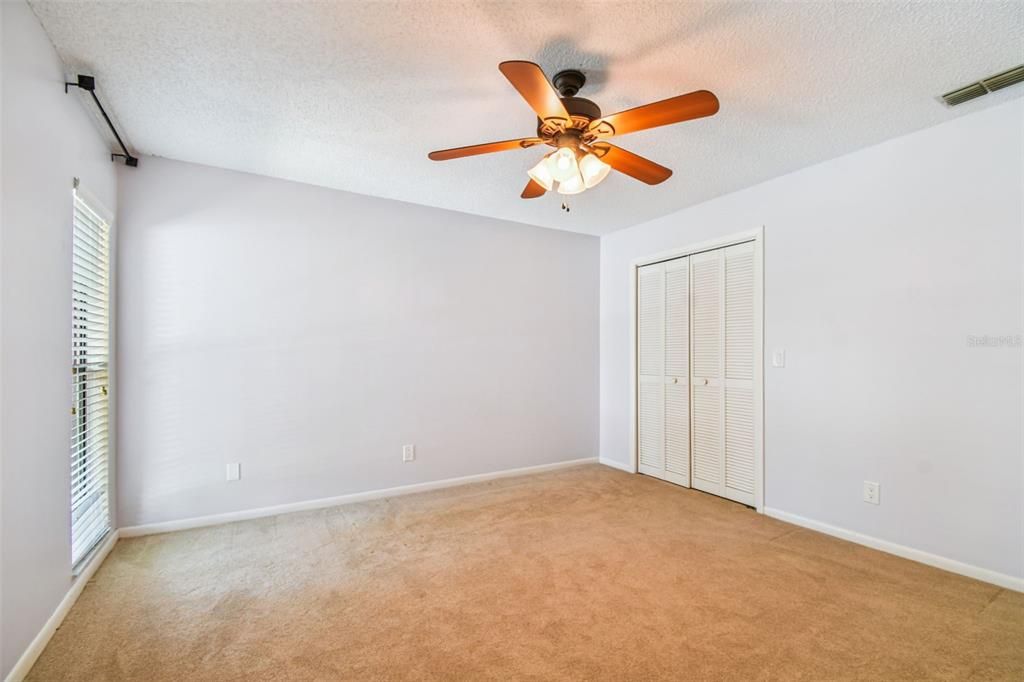 Под контрактом: $199,000 (2 спален, 2 ванн, 1220 Квадратных фут)