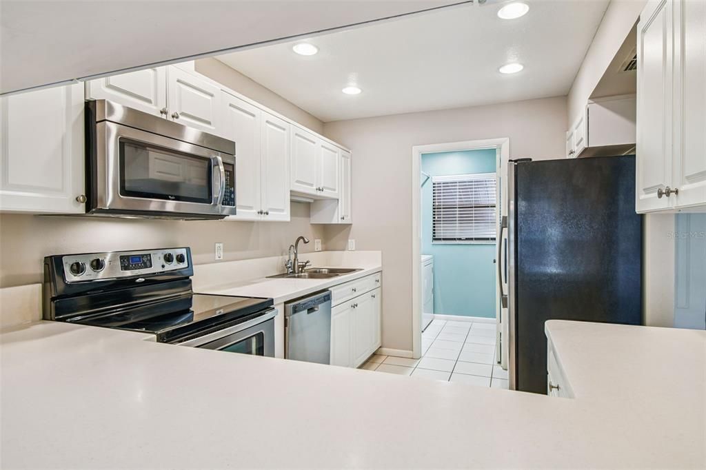 Под контрактом: $199,000 (2 спален, 2 ванн, 1220 Квадратных фут)