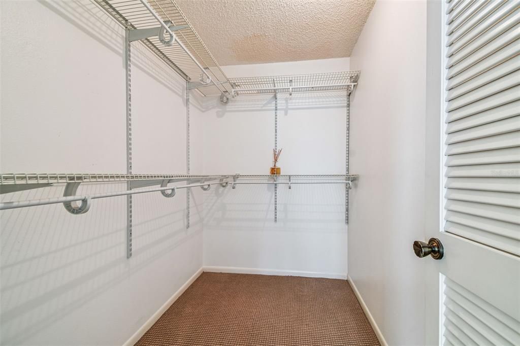 Под контрактом: $199,000 (2 спален, 2 ванн, 1220 Квадратных фут)