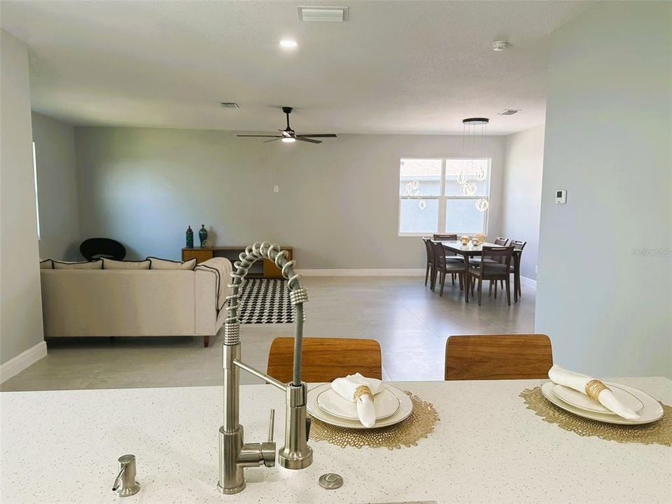 На продажу: $699,000 (4 спален, 4 ванн, 2723.61 Квадратных фут)