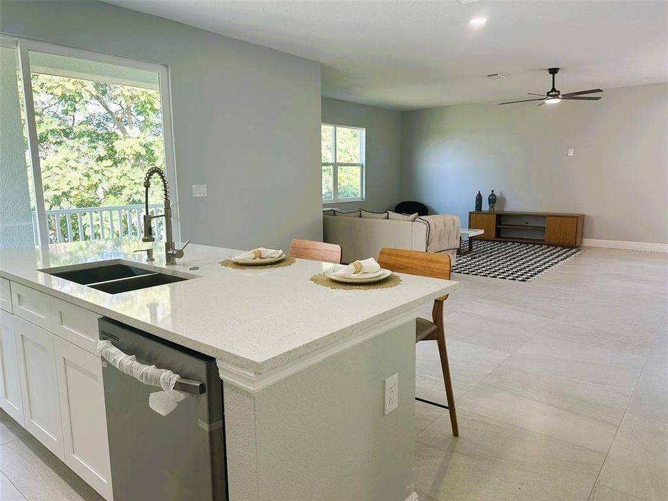 На продажу: $699,000 (4 спален, 4 ванн, 2723.61 Квадратных фут)