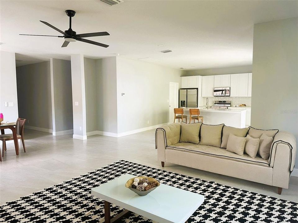 На продажу: $699,000 (4 спален, 4 ванн, 2723.61 Квадратных фут)