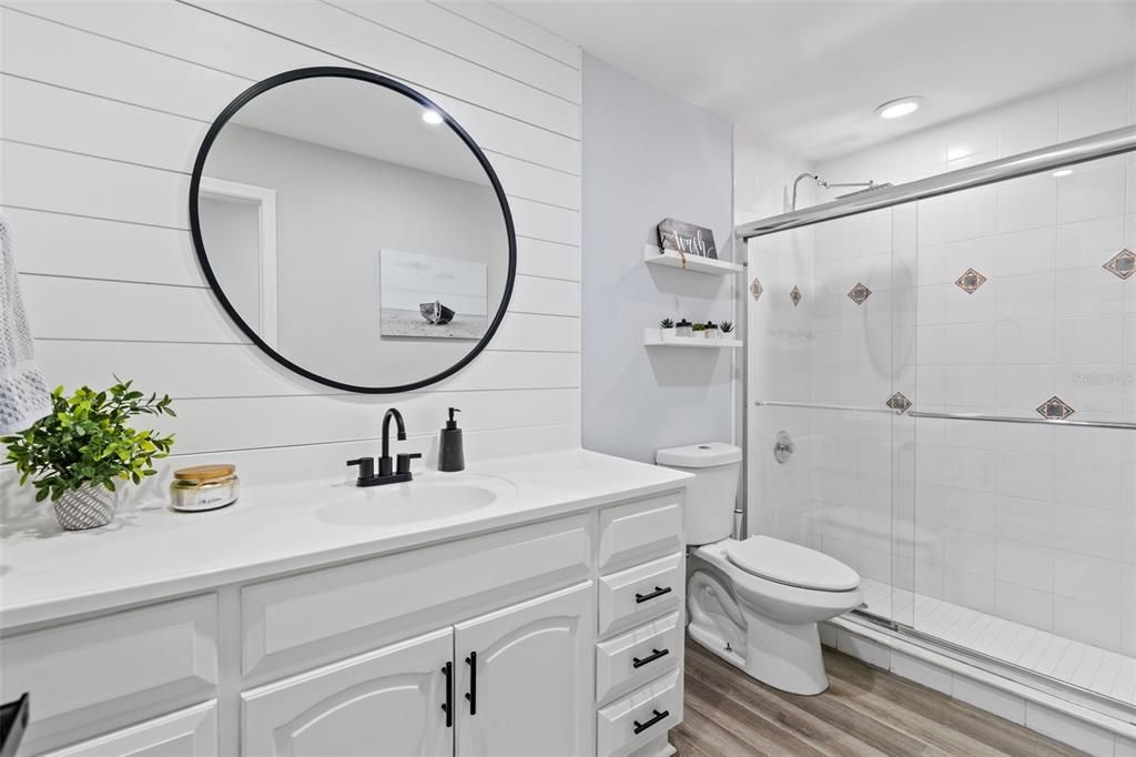 Activo con contrato: $649,000 (4 camas, 2 baños, 1928 Pies cuadrados)