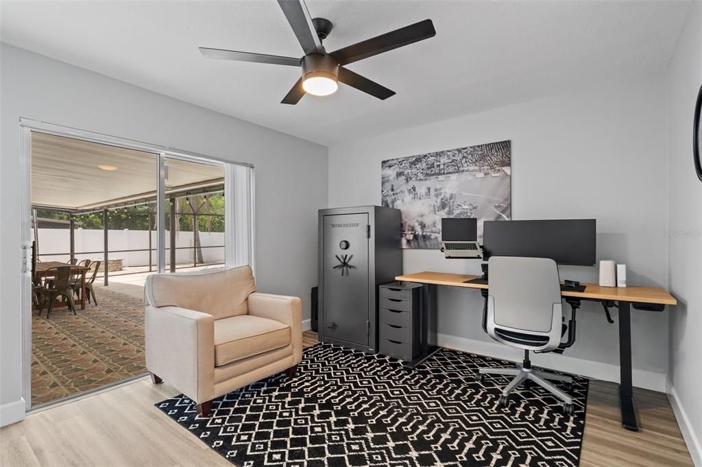 Activo con contrato: $649,000 (4 camas, 2 baños, 1928 Pies cuadrados)