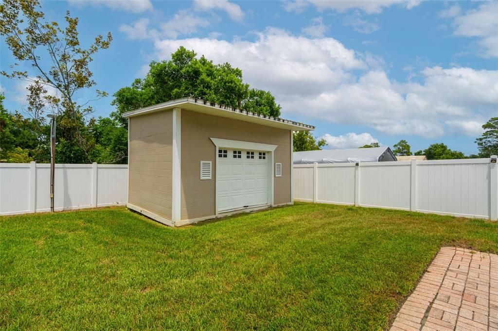 Activo con contrato: $649,000 (4 camas, 2 baños, 1928 Pies cuadrados)