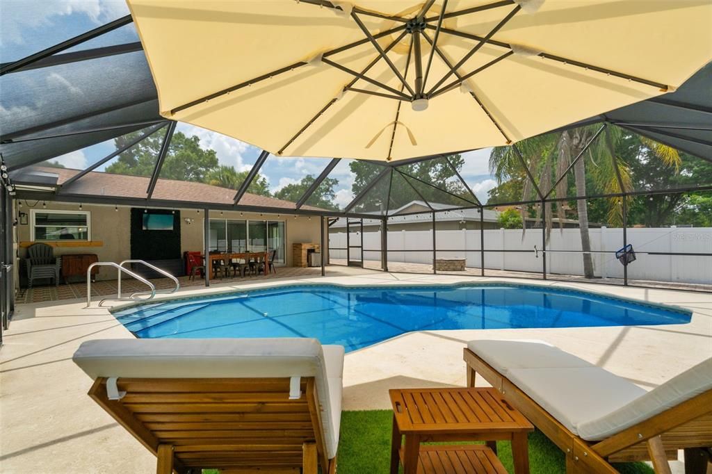 Activo con contrato: $649,000 (4 camas, 2 baños, 1928 Pies cuadrados)