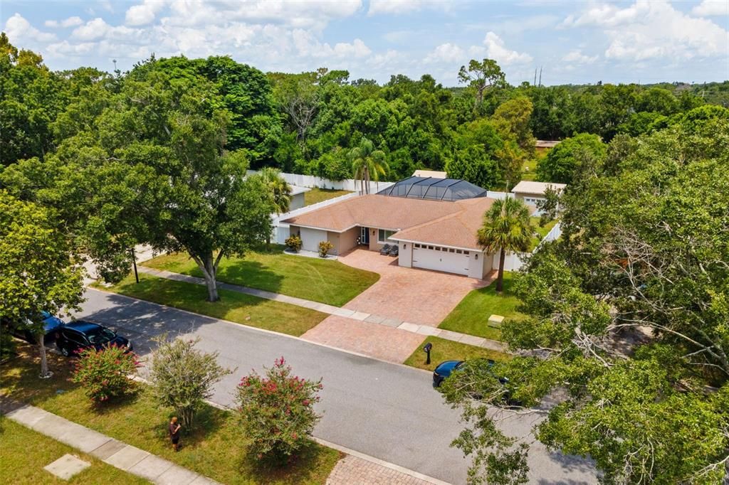 Activo con contrato: $649,000 (4 camas, 2 baños, 1928 Pies cuadrados)