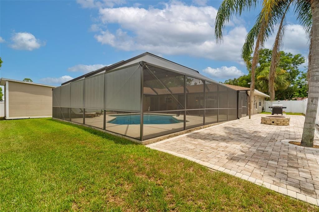 Activo con contrato: $649,000 (4 camas, 2 baños, 1928 Pies cuadrados)