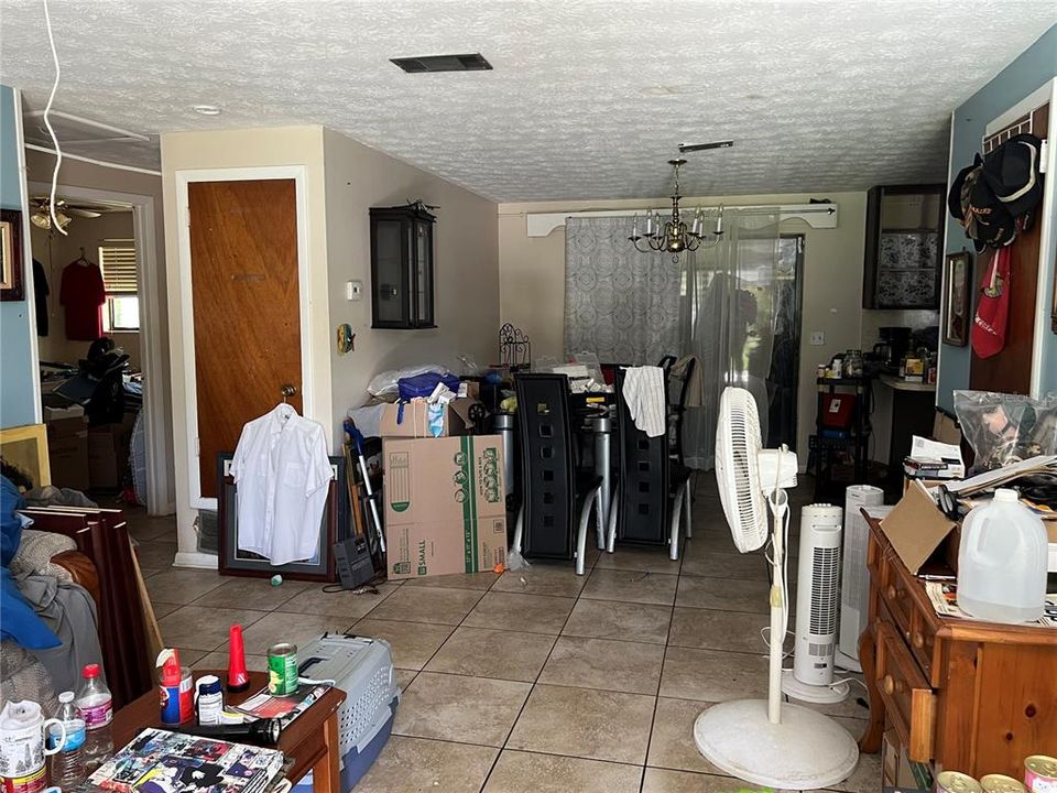 For Sale: $141,000 (3 beds, 2 baths, 1080 Square Feet)