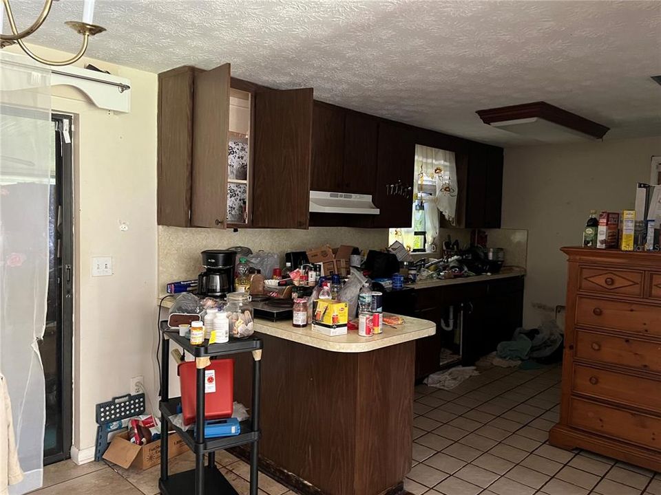 For Sale: $141,000 (3 beds, 2 baths, 1080 Square Feet)