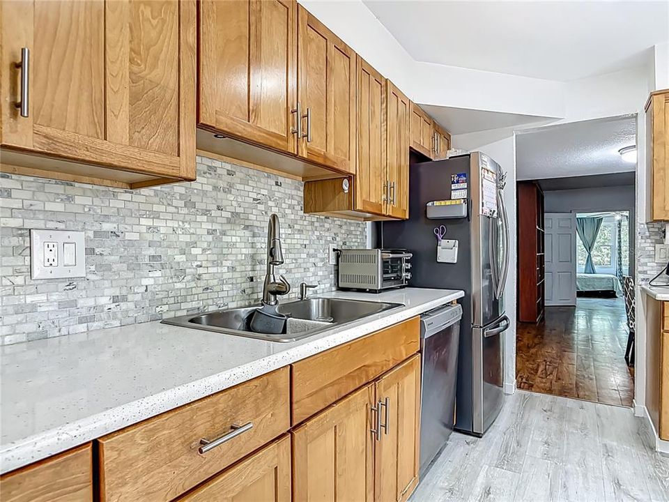 На продажу: $314,900 (3 спален, 2 ванн, 1564 Квадратных фут)