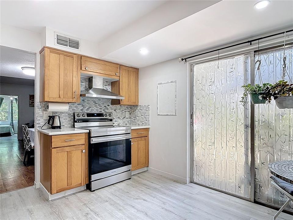 На продажу: $314,900 (3 спален, 2 ванн, 1564 Квадратных фут)