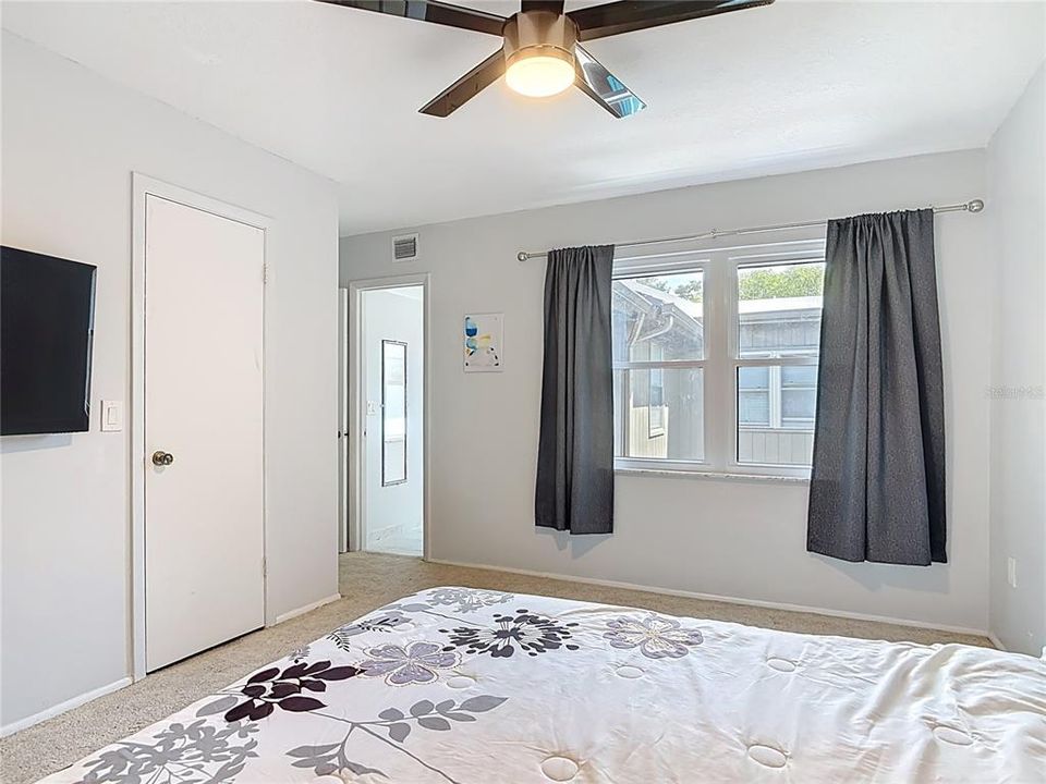 На продажу: $314,900 (3 спален, 2 ванн, 1564 Квадратных фут)