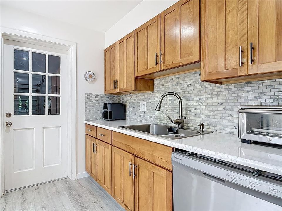 На продажу: $314,900 (3 спален, 2 ванн, 1564 Квадратных фут)