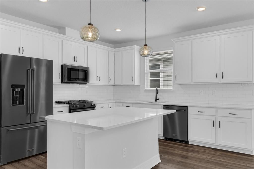 For Sale: $470,000 (3 beds, 2 baths, 2073 Square Feet)