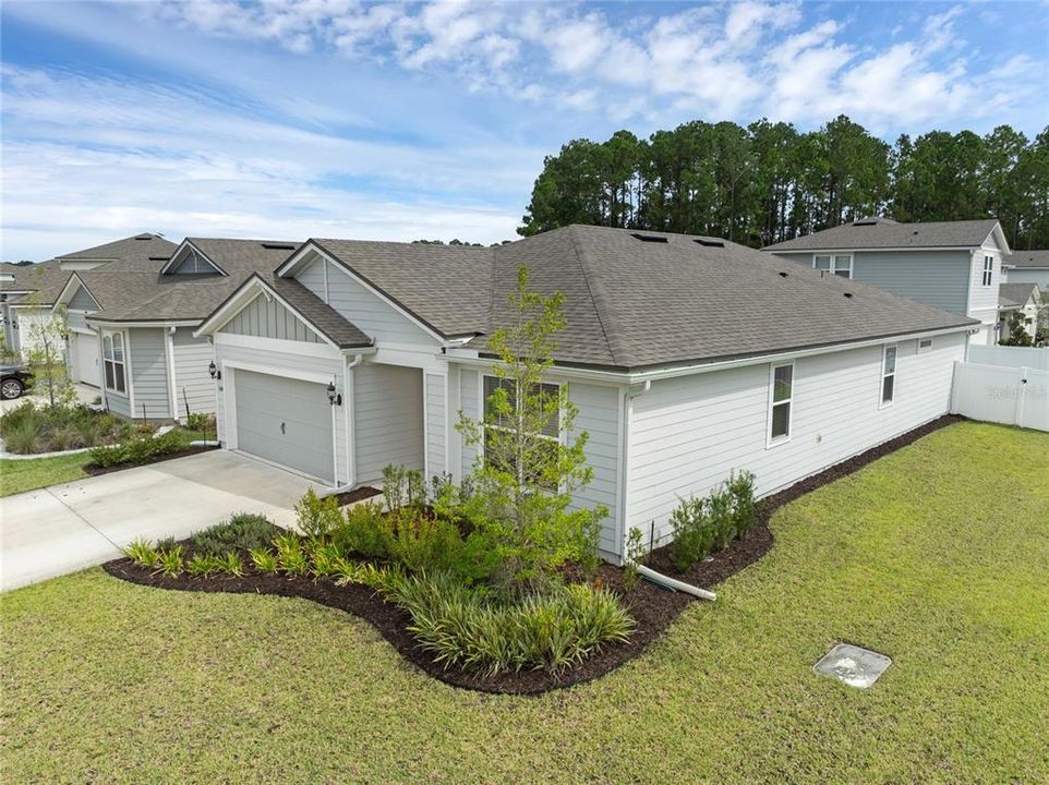 For Sale: $470,000 (3 beds, 2 baths, 2073 Square Feet)