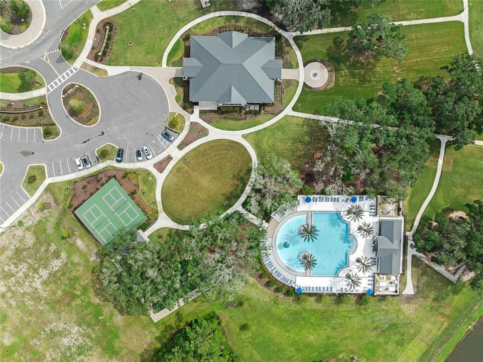 For Sale: $470,000 (3 beds, 2 baths, 2073 Square Feet)