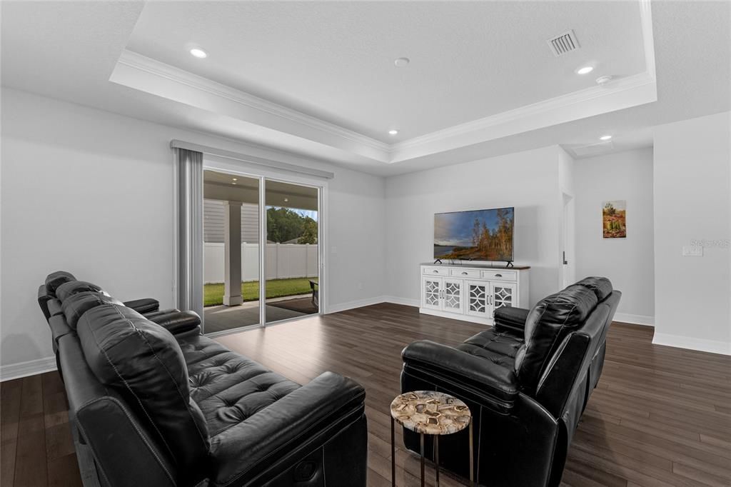 For Sale: $470,000 (3 beds, 2 baths, 2073 Square Feet)