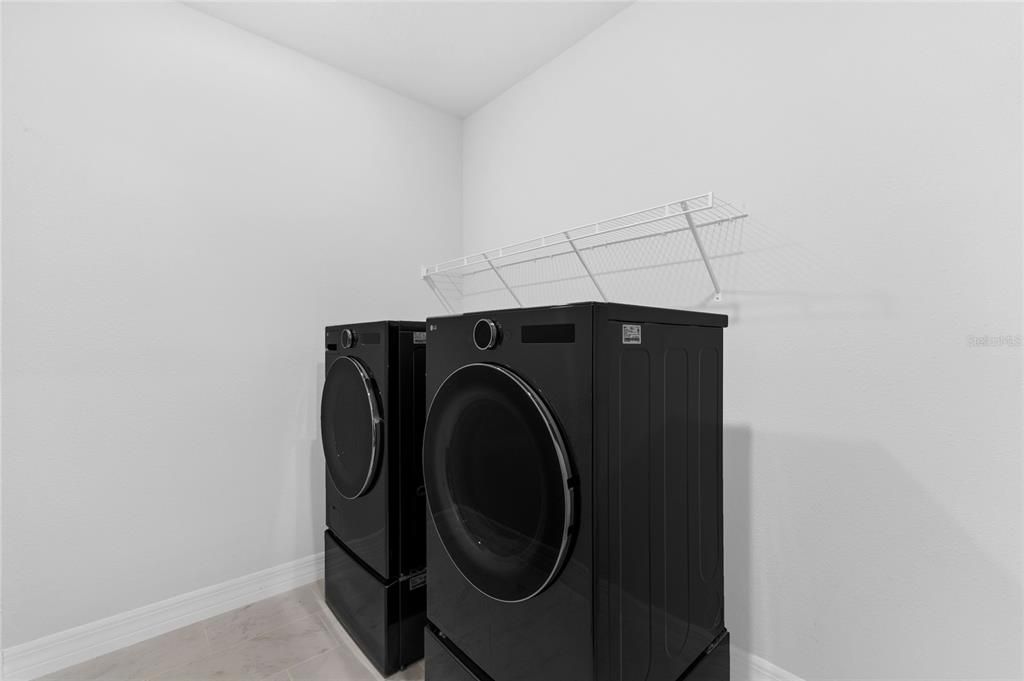 For Sale: $470,000 (3 beds, 2 baths, 2073 Square Feet)