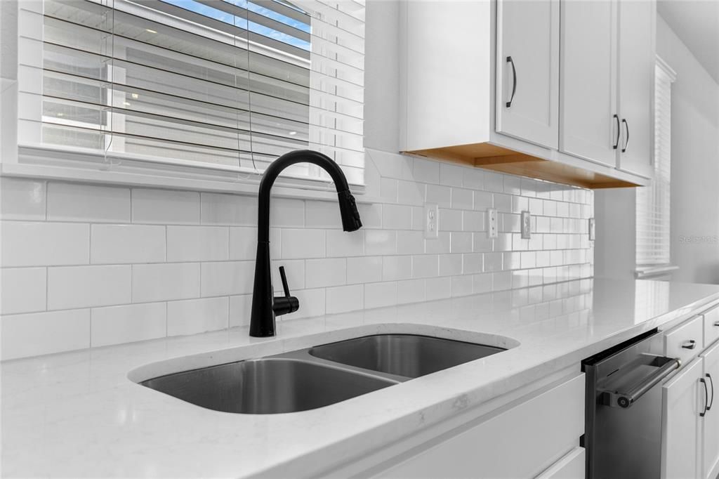 For Sale: $470,000 (3 beds, 2 baths, 2073 Square Feet)