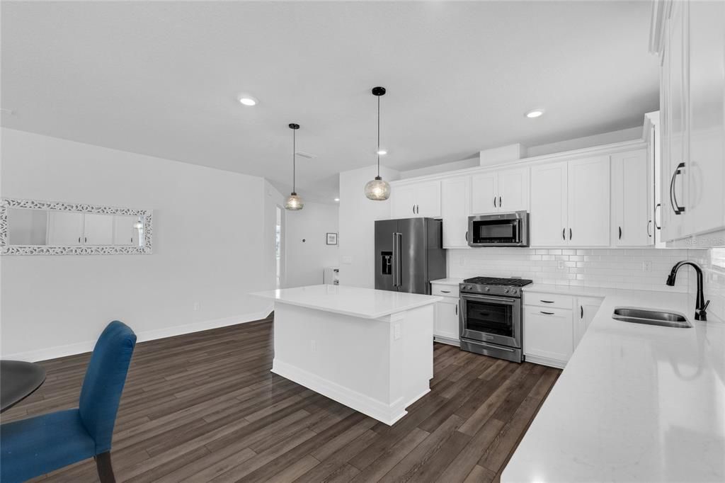 For Sale: $470,000 (3 beds, 2 baths, 2073 Square Feet)