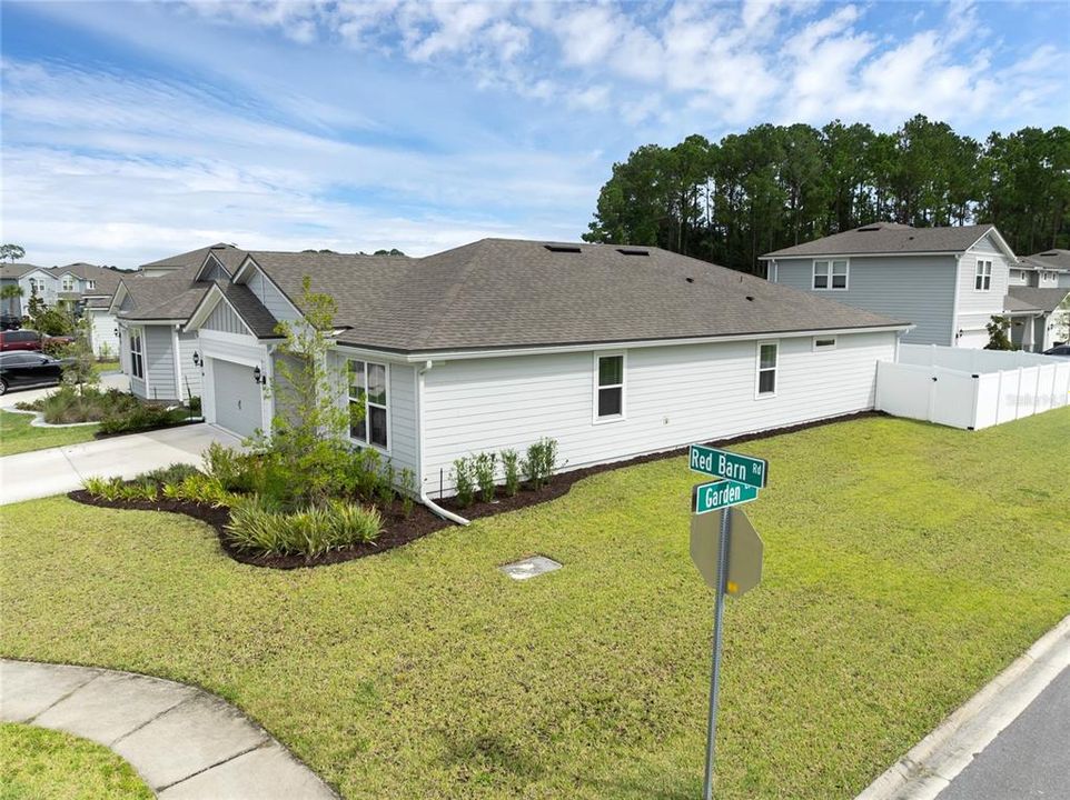 For Sale: $470,000 (3 beds, 2 baths, 2073 Square Feet)