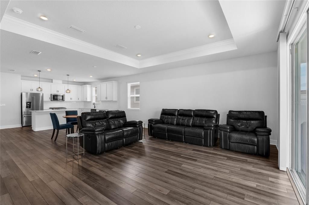 For Sale: $470,000 (3 beds, 2 baths, 2073 Square Feet)