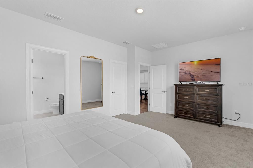 For Sale: $470,000 (3 beds, 2 baths, 2073 Square Feet)