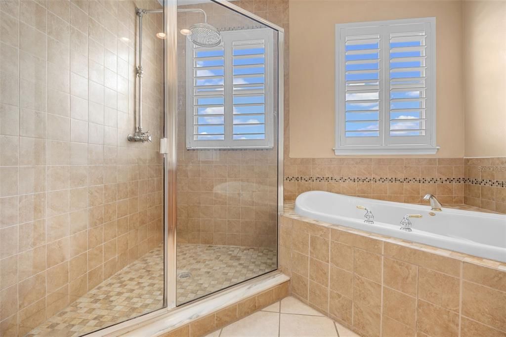 合同活跃: $584,900 (3 贝兹, 2 浴室, 2503 平方英尺)