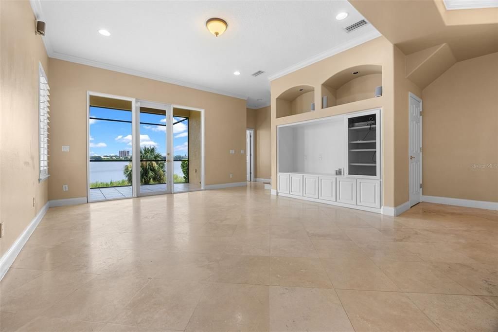 合同活跃: $584,900 (3 贝兹, 2 浴室, 2503 平方英尺)